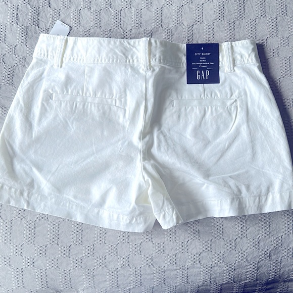 Gap City Shorts - Picture 2 of 3